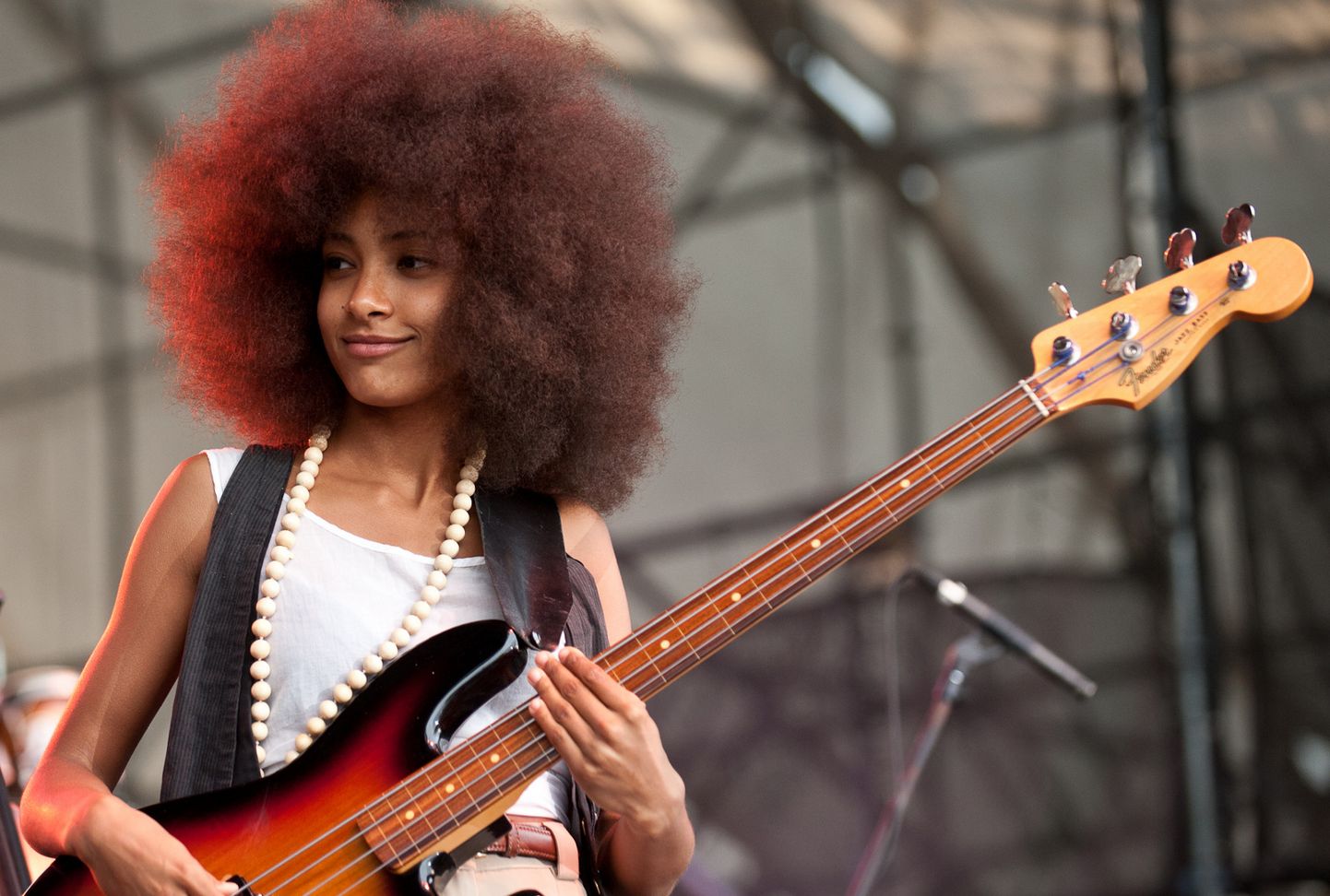 Samba em Prelúdio · Esperanza Spalding, Bass + Voice + Guitar